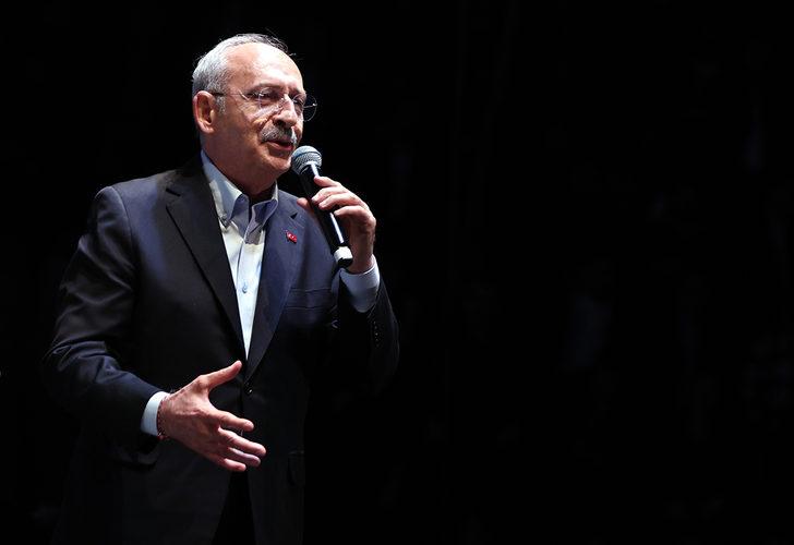 
'Gelirlerini ve özlük haklarını iyileştireceğiz' diyerek duyurdu: Kılıçdaroğlu'ndan 2 yeni seçim vaadi! Dul ve yetim aylıkları için...
