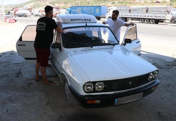 
'Görenler fotoğraf çektirmek istiyor' 1991 model otomobiline taktı! 'Sıcaklara dayanamayınca denemek istedik, güzel verim aldık'
