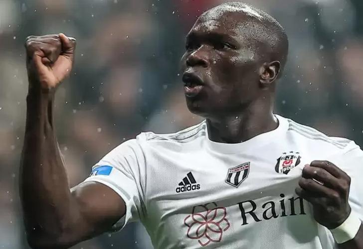 
Aboubakar, Fenerbahçe’yi boş geçmiyor! Son 5 maçta 4 kez fileleri havalandırdı
