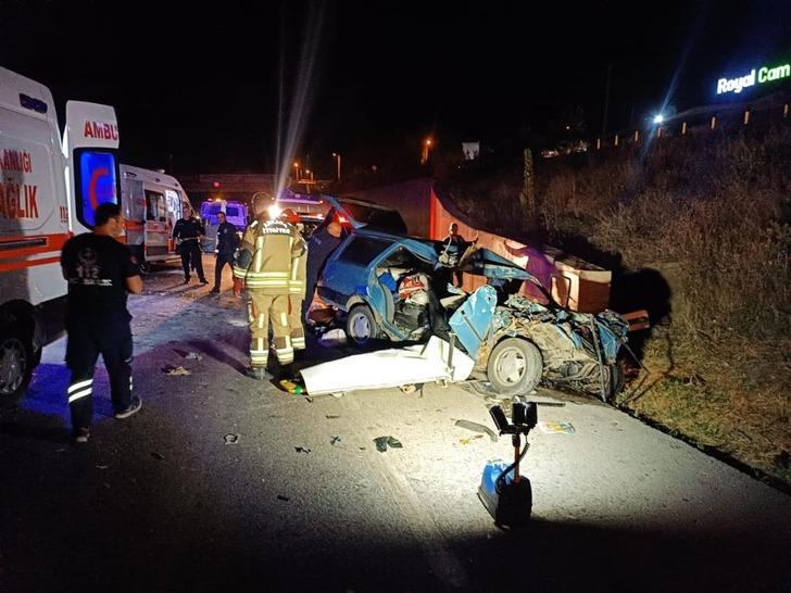 
Ankara'da feci kaza! Araçlar hurdaya döndü: 2 ölü, 6 yaralı
