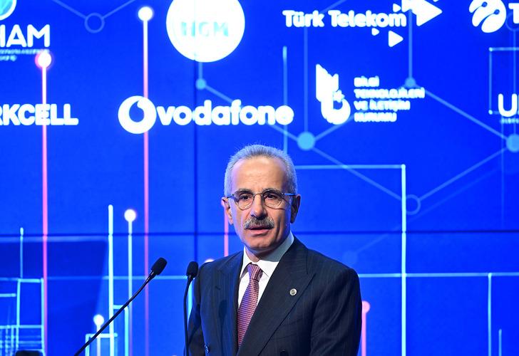 
Aralarında İstanbul, Ankara, İzmir, Edirne ve Kocaeli de var! Bakan Uraloğlu'ndan 5G açıklaması: '25 yerde denemelere başlandı'
