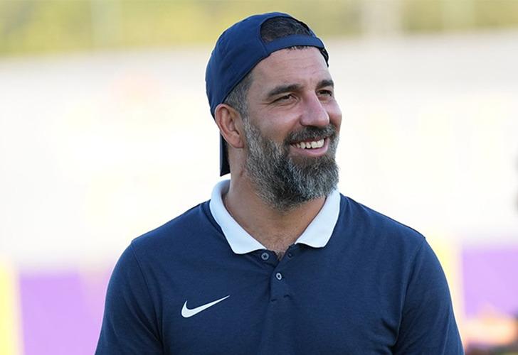 
Arda Turan, eski Galatasaraylı yıldızı kadrosuna katmak üzere!
