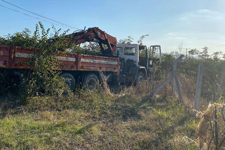 
Balıkesir'de freni boşalan vinçten atladılar! 1 kişi öldü 1 kişi yaralandı
