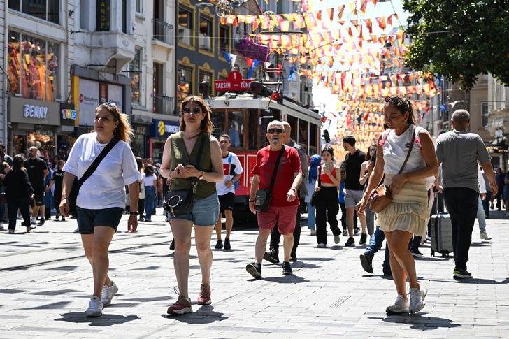 
Bayramda boşalan İstanbul'un keyfini çıkardılar! O merkezlere akın ettiler
