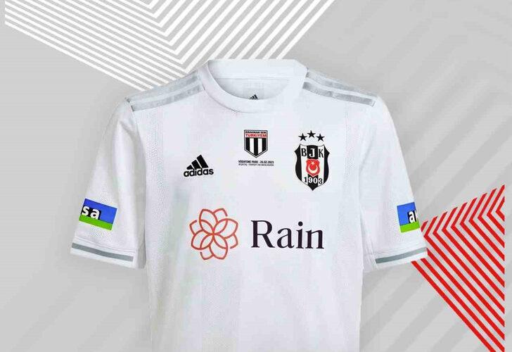 
Beşiktaş, formaları depremzedeler için açık arttırmaya koyacak
