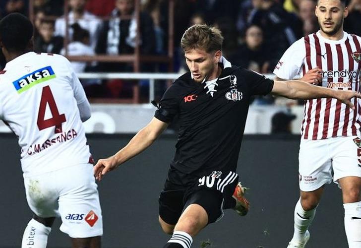 
Beşiktaş, Hatay'da kendini buldu! Serdar Topraktepe yönetimindeki siyah-beyazlılar 3 puanı harika bir oyunla aldı!
