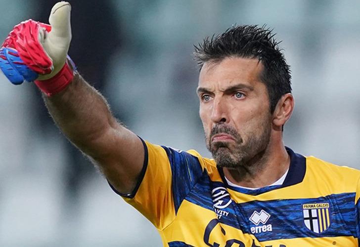 
Buffon'dan futbol tarihini değiştirecek öneri! ''Kale boyutları büyütülsün''
