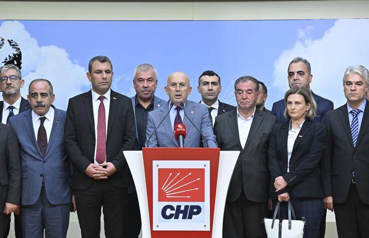 
CHP'nin 55 il başkanından Kılıçdaroğlu'na destek
