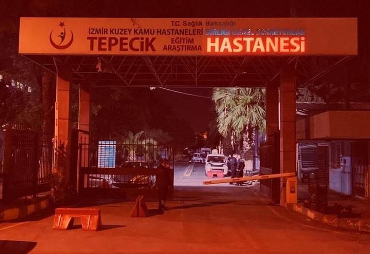 
Çocuklarının gözü önünde 5 yerinden bıçakladı: Suç makinesi çıktı! Saklandığı yerde polisleri görünce...
