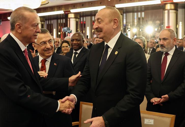 
Cumhurbaşkanı Erdoğan'ın Göreve Başlama Töreni'nde dikkat çeken kare! Aliyev ve Paşinyan...
