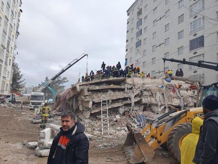 
Depremde 137 kişiye mezar olan apartmanın yürek sızlatan raporu! 
