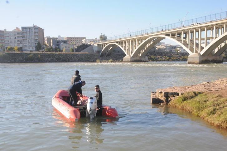 
Dicle Nehri'nde kaybolan genç kızdan günler sonra acı haber! Cansız bedeni Suriye'de bulundu
