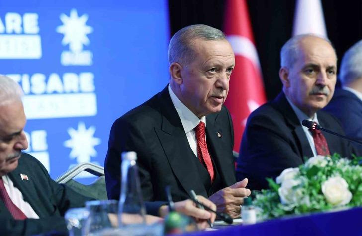 
Erdoğan'dan Kılıçdaroğlu'na: Koltuğunu kaybedeceğini anladıkça daha da çirkinleşmekte...
