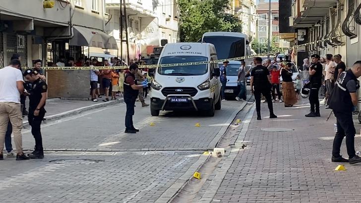 
Esenyurt'ta çocukların kavgasına aileler de karıştı, ortalık savaş alanına döndü
