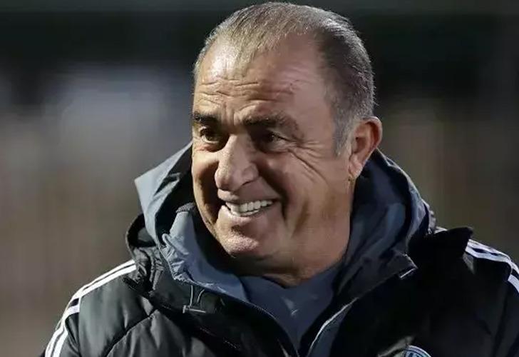 
Fatih Terim, Fenerbahçe'nin stoperini transfer ediyor! Yetkililer görüşme için bir araya geldi
