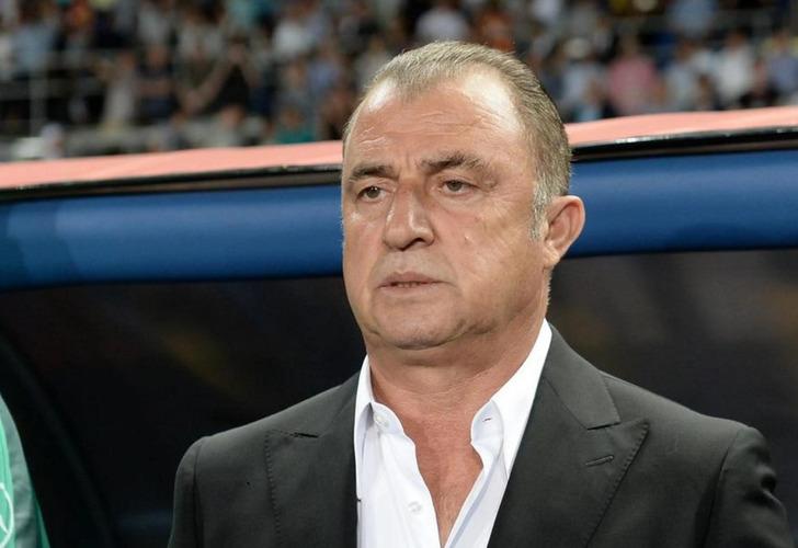 
Fatih Terim, Panathinaikos'un başında daha maça bile çıkmadan rekor kırdı! Tüm Yunanistan Fatih Terim'i konuşuyor
