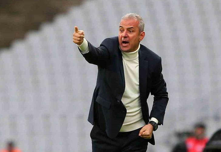 
Fenerbahçe'de İsmail Kartal rekorlara doymuyor!
