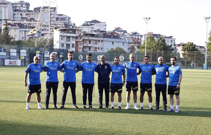 
Fenerbahçe'de teknik direktör İsmail Kartal'ın yardımcıları belli oldu
