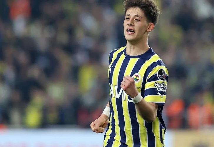 
Fenerbahçe'nin çiçeği burnunda yıldızı Arda Güler takımdan ayrılıyor mu? Dubai'de yapılan görüşme netleşti...
