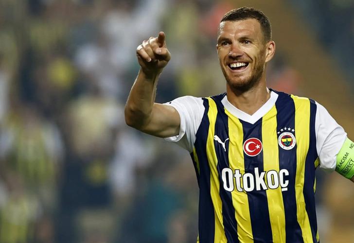 
Fenerbahçe'nin golcü oyuncusu Dzeko, Türkiye Ligi ile İtalya Ligi'ni kıyasladı
