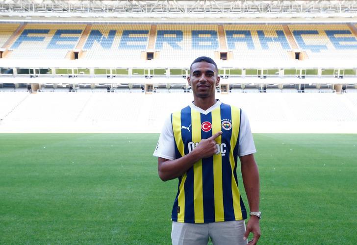 
Fenerbahçe, Alexander Djiku ile sözleşme imzalandığını resmen duyurdu! Beşiktaş'ın elinden kaptılar...
