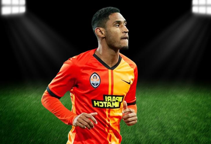 
Fenerbahçe İstanbul'a getirdi, transferi Galatasaray bitirdi! Tete için Sarı-Kırmızılılar'dan gizli operasyon
