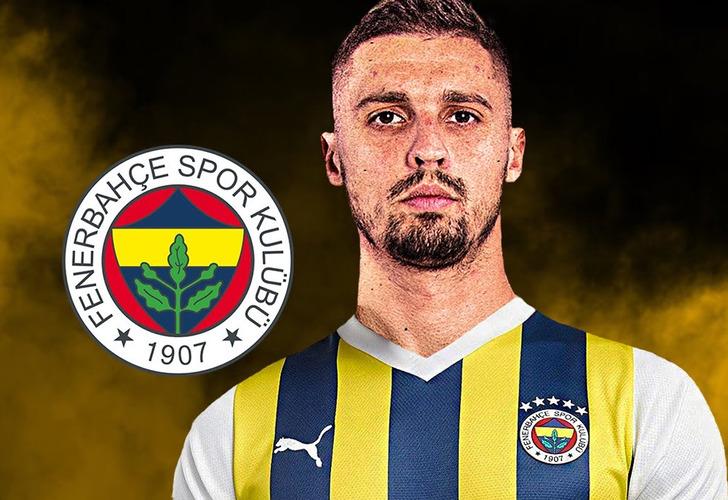 
Fenerbahçe yıldızları birer birer Kadıköy'e indiriyor! Rade Krunic yola çıktı geliyor...
