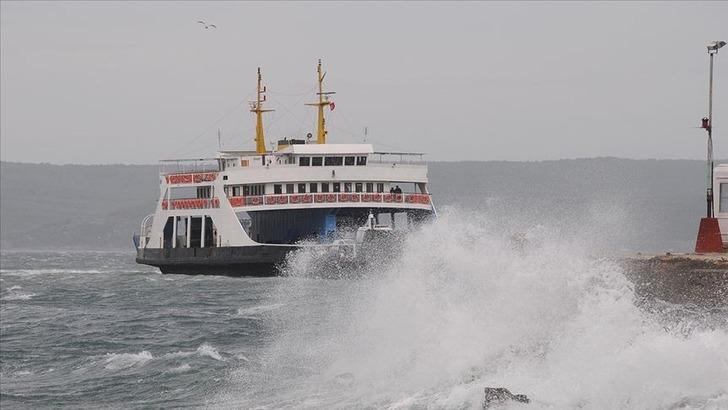 
Fırtına etkisini artırdı! Feribot seferleri iptal edildi
