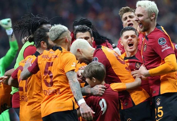 
Galatasaray'a tarihi teklif! Eğer giderse sarı-kırmızılıların rekorunu kırıp gidecek
