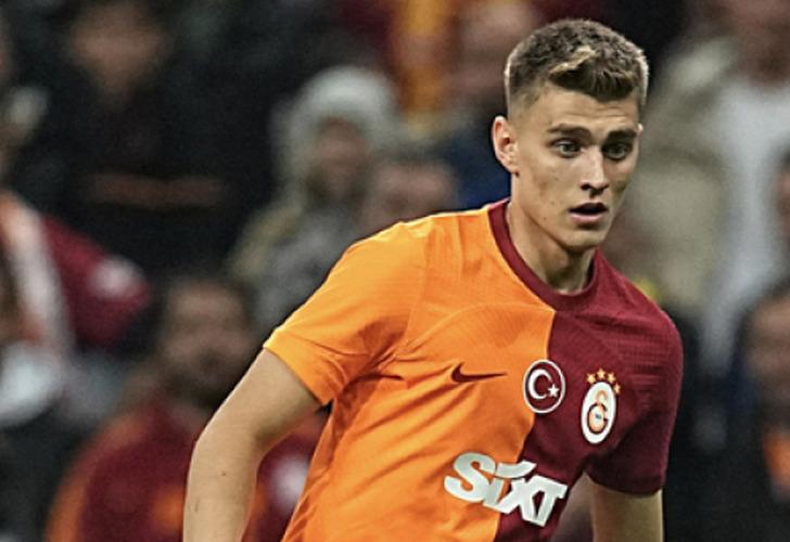 
Galatasaray'da ayrılık! Emre Belözoğlu genç oyuncuyu sezon sonuna kadar kiraladı
