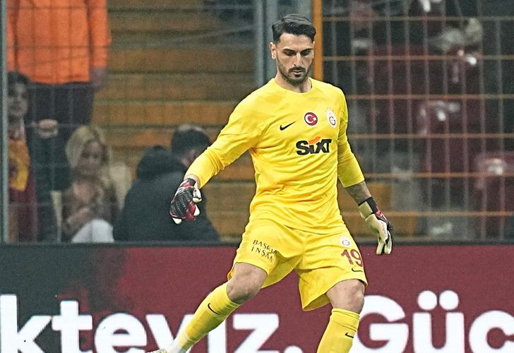 
Galatasaray'da Günay Güvenç  performansıyla gündemde! Beğeni topladı
