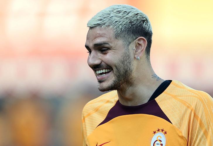 
Galatasaray'ın yıldızı Mauro Icardi, dünyada yalnızca üç adet olan arabayı satın aldı!
