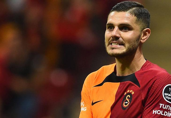 
Galatasaraylı taraftarlar tedirgin! Suudi Arabistan'dan Icardi'ye teklif yapıldı! Taraftarlar, yıldız oyuncuya formayı bile giydirdi...
