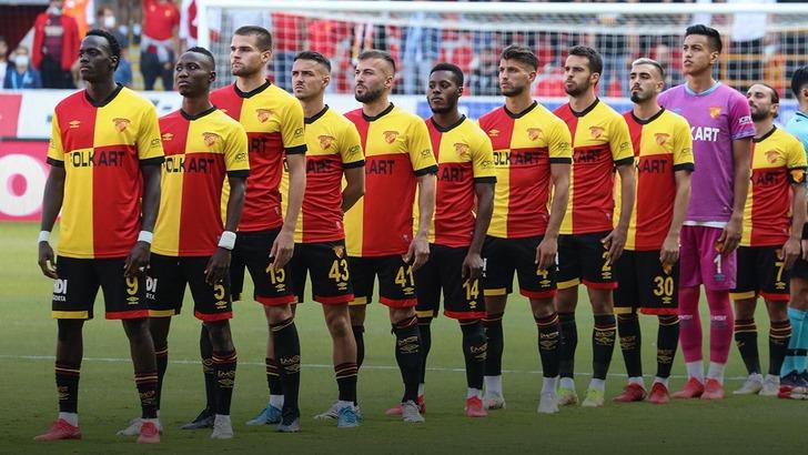 
Göztepe’de 10 futbolcuyla yollar ayrıldı
