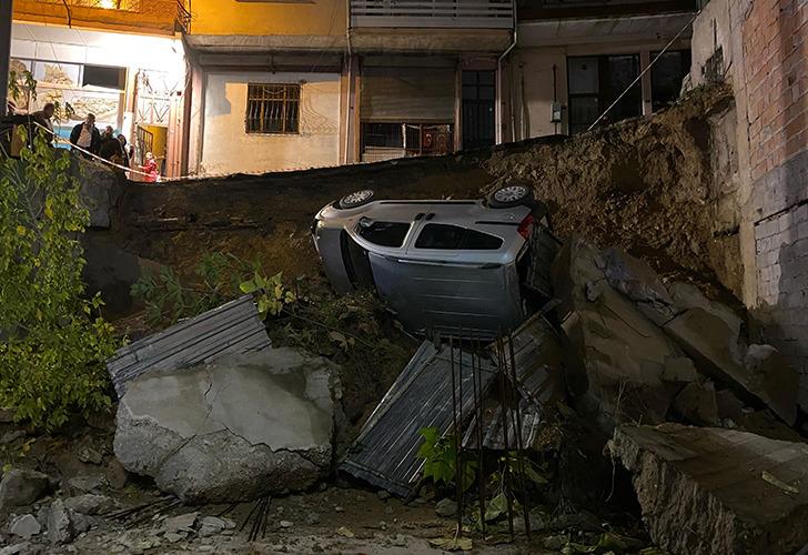 
Gürültüyü duyan sokağa döküldü! 'Deprem gibiydi'
