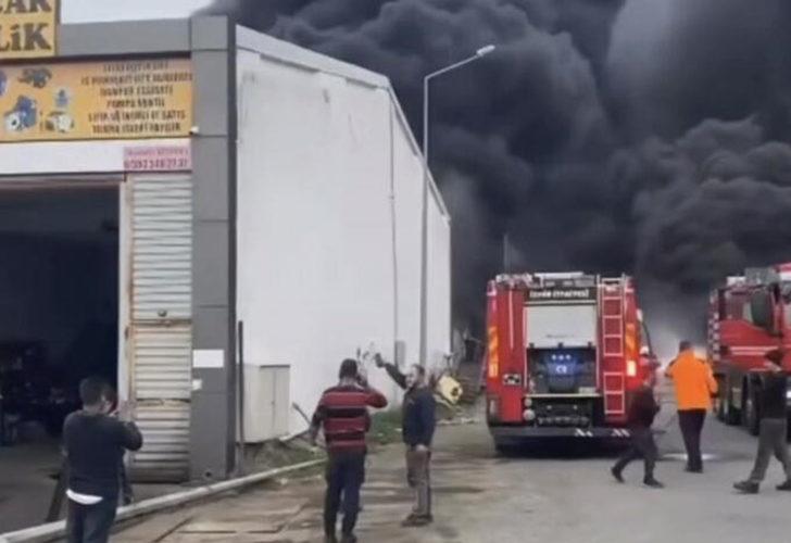 
İzmir’de geri dönüşüm tesisinde yangın! Ekipler bölgede
