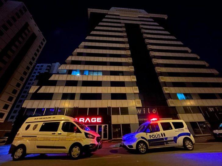 
Kayseri'de acı olay! İş merkezinin 14. katından düşen genç hayatını kaybetti
