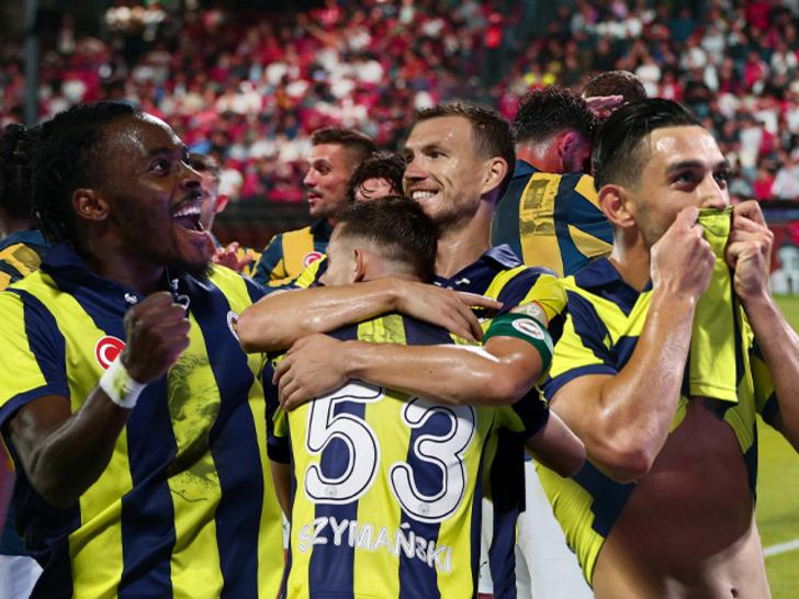 
MAÇ SONUCU: Fenerbahçe durdurulamıyor! Sarı - lacivertliler, Pendikspor'u farklı geçti! Edin Dzeko hat-trick yaptı...
