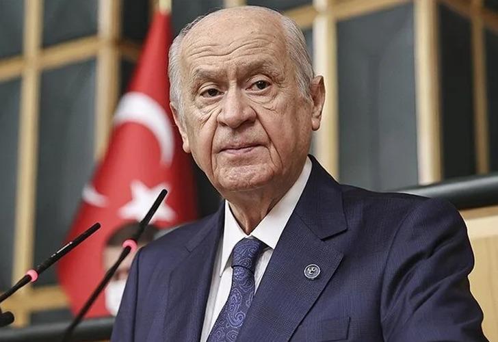 
MHP Lideri Bahçeli'den sert tepki: Depremzede vatandaşlarımıza küfürler savurması affedilemez bir alçaklıktır
