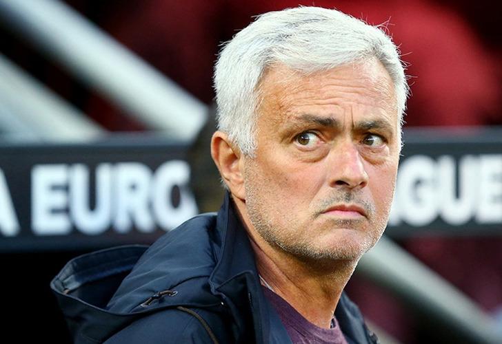 
Mourinho'ya tarihi ceza! Beklenen oldu, men edildi
