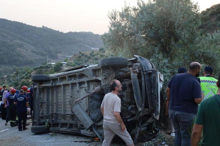 
Öğrencileri taşıyan minibüs şarampole yuvarlandı: 20 yaralı
