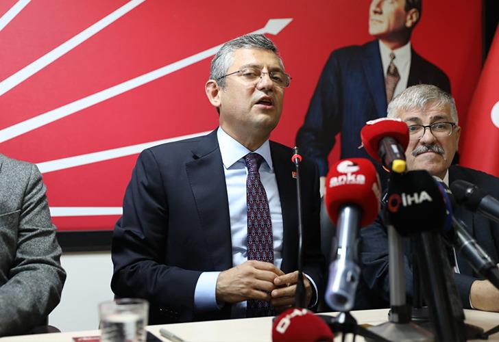 
Özgür Özel: Partiden, sandıktan, siyasetten kopuş var, buna engel olmak gerekiyordu
