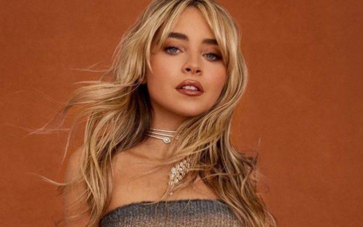 
Sabrina Carpenter transparan giyip dekoltesinin her detayını paylaştı  
