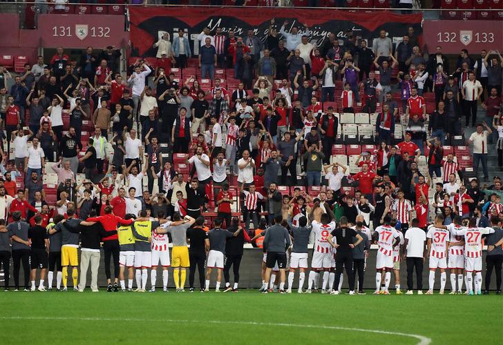 
Samsunspor bu sezon ilk galibiyetini aldı! 11 yıl sonra yaşandı
