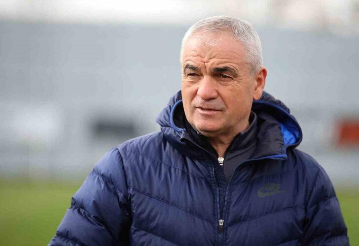 
Sivasspor Teknik Direktörü Rıza Çalımbay'dan açıklama! 