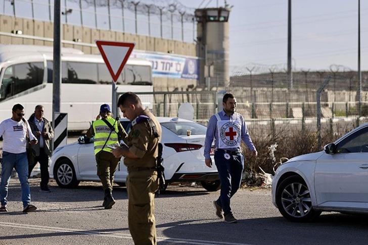 
Son dakika: İsrail ordusu duyurdu: Gazze'de bulunan 11 İsrailli esir teslim edildi
