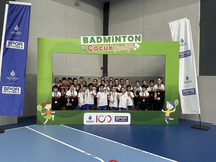 
Spor İstanbul düzenledi! Çocuklar badmintonla şenlendi  
