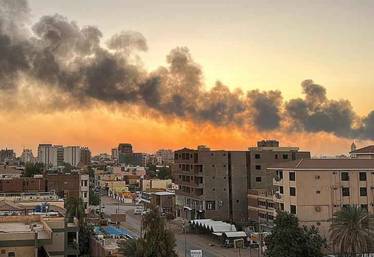 
Sudan'daki Türk vatandaşları tahliye ediliyor
