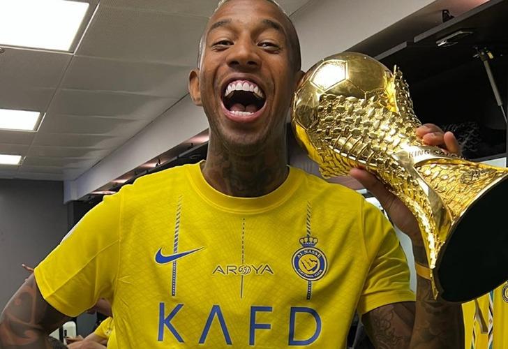 
Talisca transferi için son saatlere girildi! Al Nassr kararını vermek üzere...
