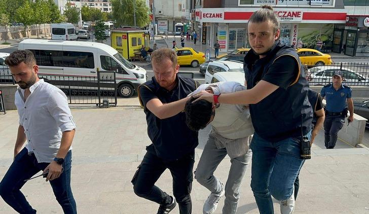 
Tekirdağ'da kan donduran cinayet! Kız arkadaşını kablo ile boğarak öldürdü
